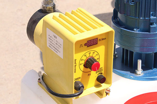 PE加药箱 PE加药箱